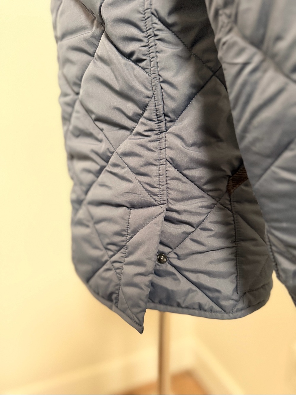 Men's J. Crew Lightweight Quilted Navy Jacket - Picture 6 of 7